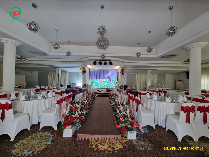Màn hình LED nhà hàng tiệc cưới - Nhà hàng Bạch Kim