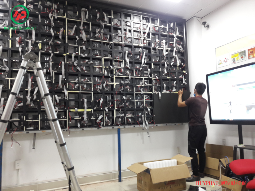 Dịch Vụ Di Dời Màn Hình LED Tại TPHCM – Uy Tín, Chuyên Nghiệp, Giá Tốt