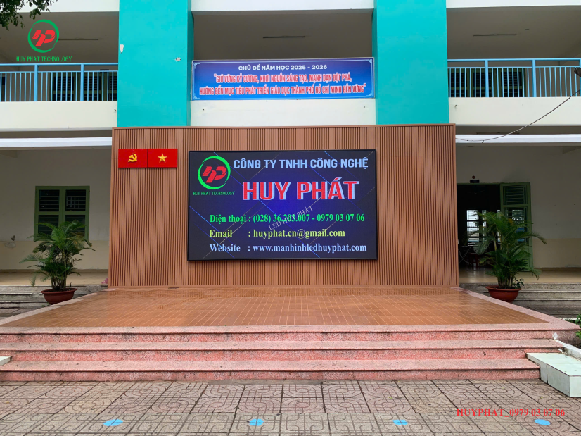 Màn Hình LED Sân Trường - Giải Pháp Trình Chiếu Cho Mọi Hoạt Động Ngoài Trời