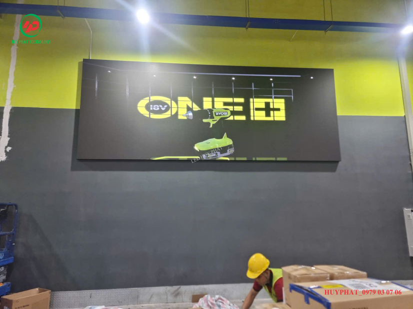 Thi Công Màn Hình LED P2.5 Nhà Máy TTI | Huy Phát